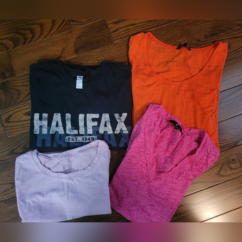 Bundle of 4 T-Shirts, Size SMALL